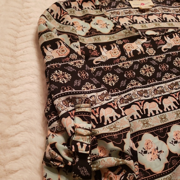 🐘🌹Mandala inspired blouse - Picture 3 of 5